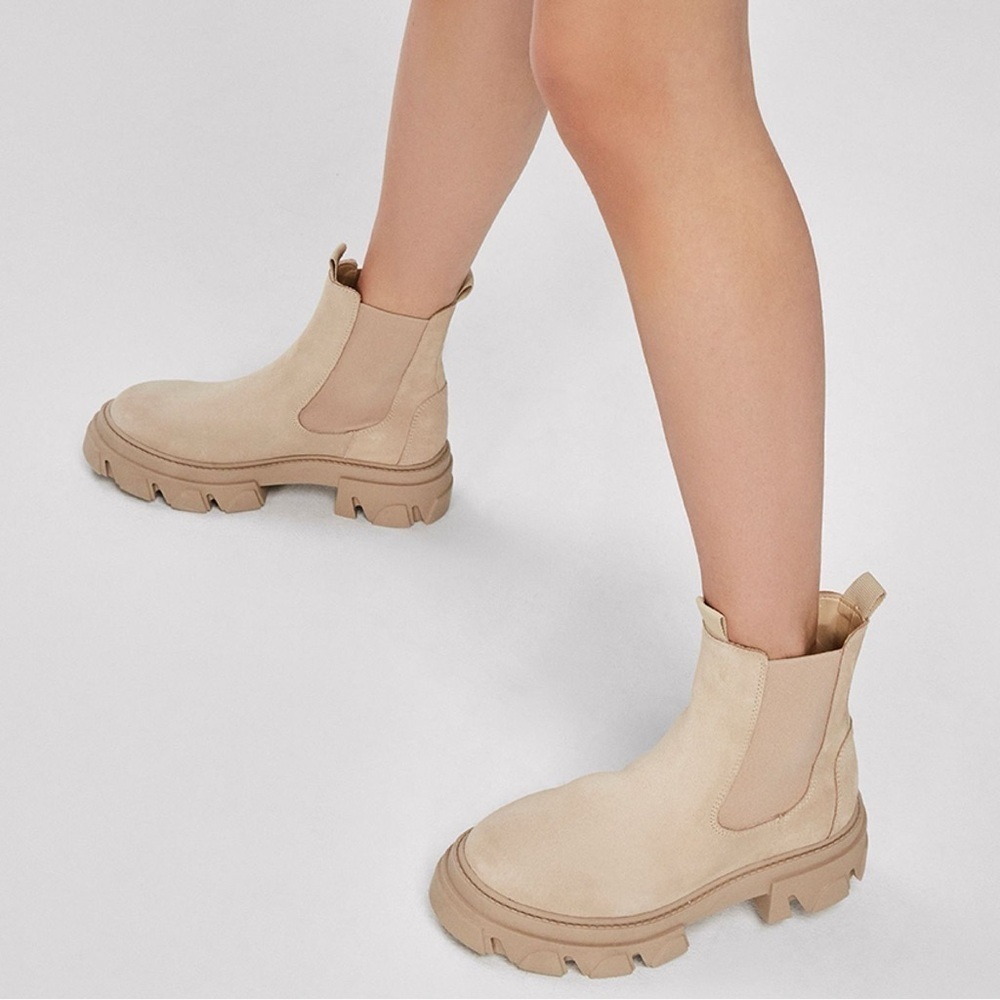 Aldo Bigtrek Nude Beige Suede Leather Lugsole Chunky Chelsea Ankle Boot Bootie - Picture 9 of 17